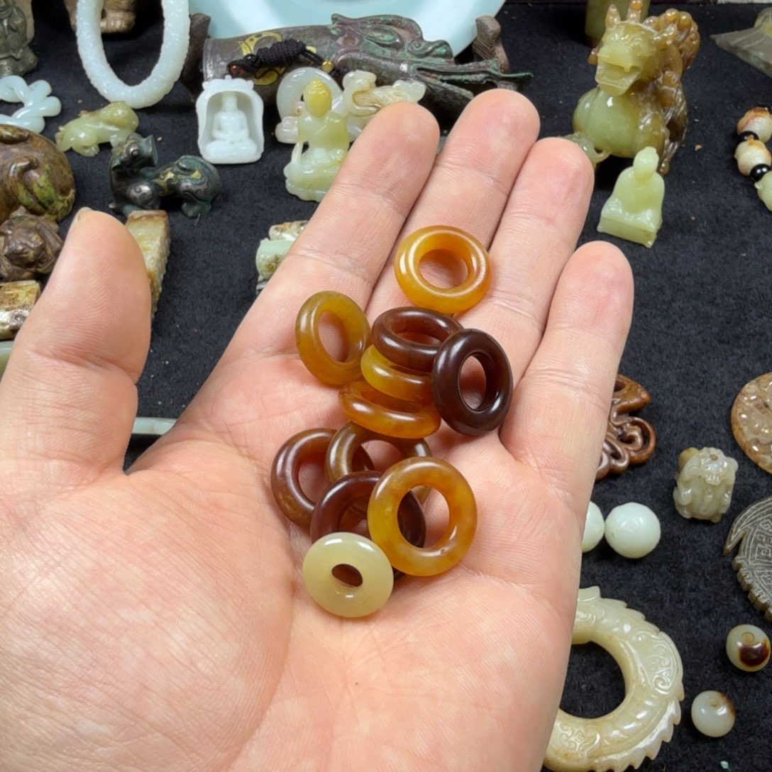 黄***刚和田玉（糖玉）未镶嵌手链