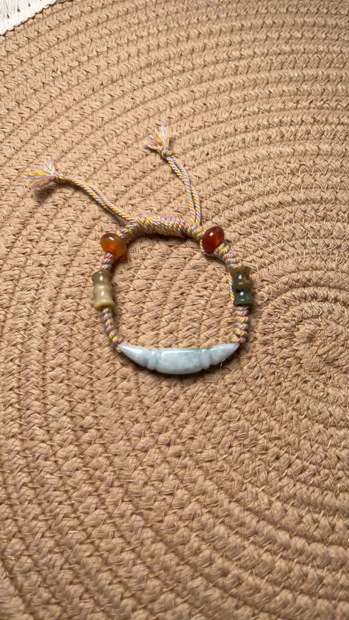 翡翠偶编绳手链设计