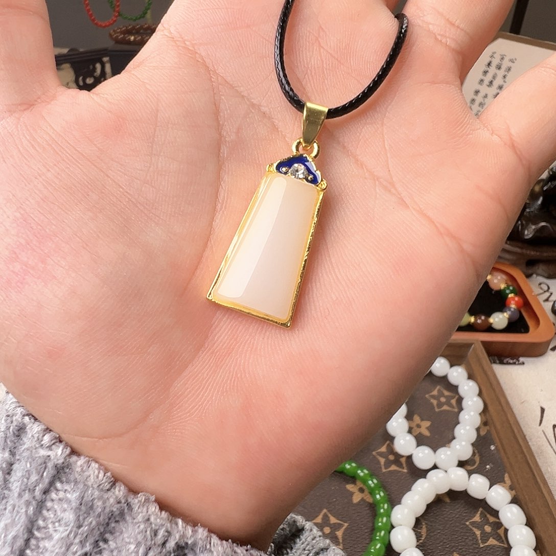 和田玉未镶嵌吊坠(赠链)脂白无事牌吊坠