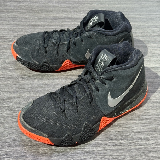 41码/NIKE/欧文4黑橙/篮球鞋/9新/943807 店
