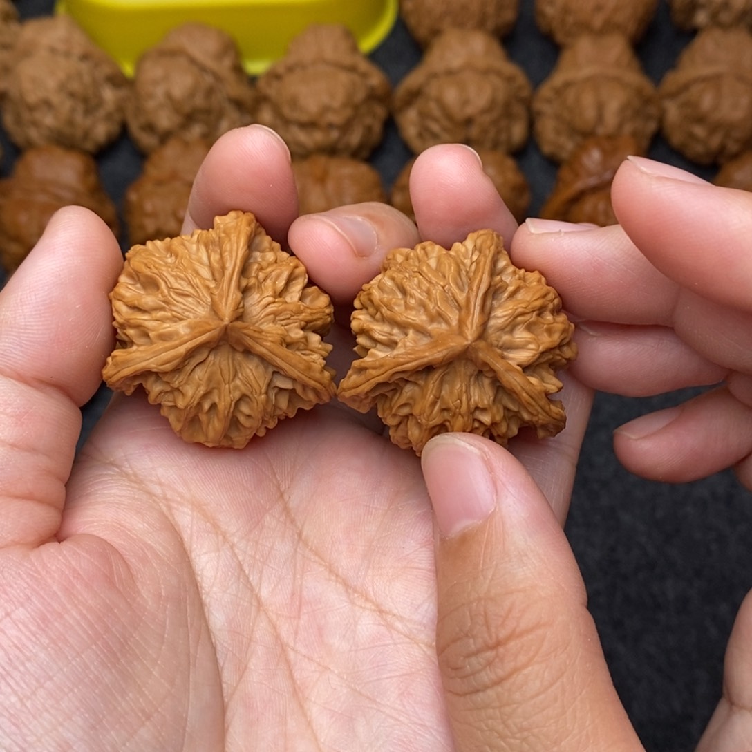 文玩核桃把件三棱34