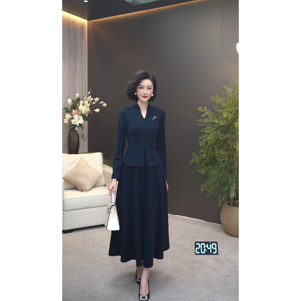 精致优雅藏蓝色假两件套装连衣裙2025新款奢雅弹力梭织裙WF3168