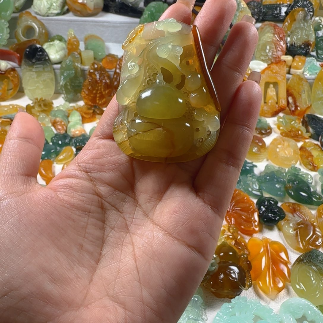 蛇纹石玉颈饰未镶嵌?*?