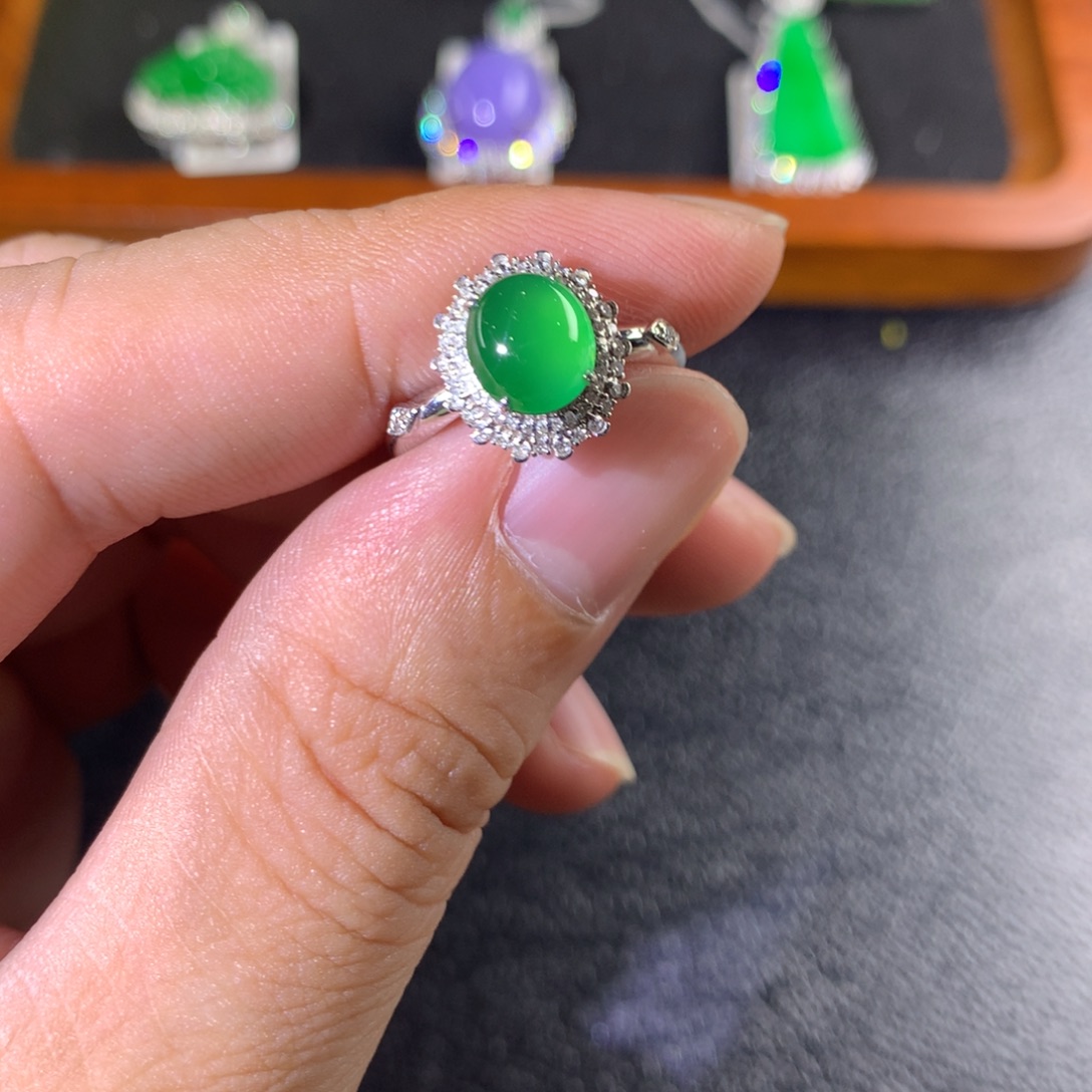 翡翠18K金镶嵌戒指翡翠