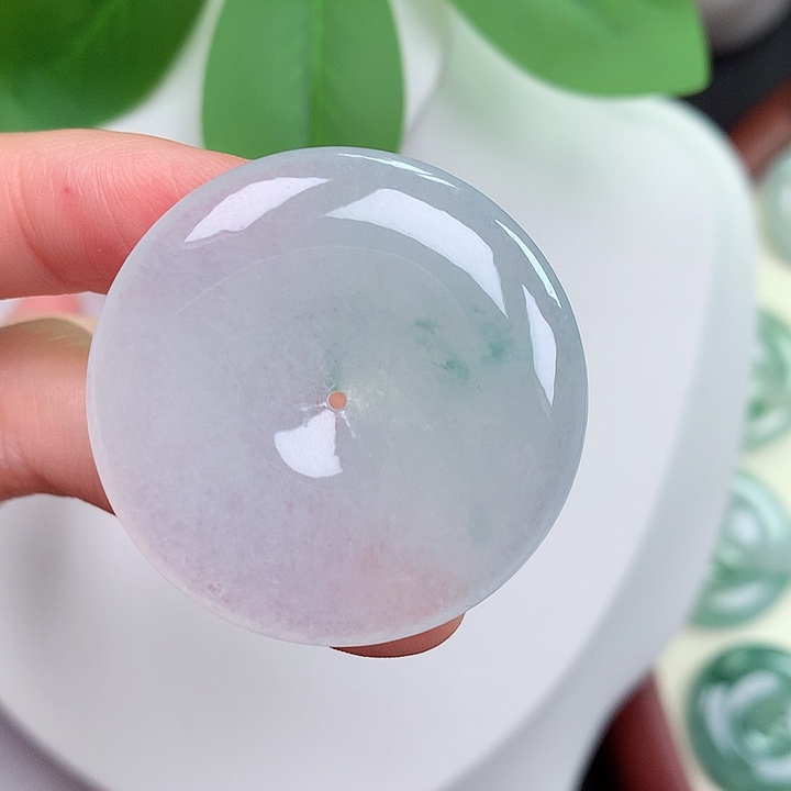 颈饰未镶嵌翡翠平安扣