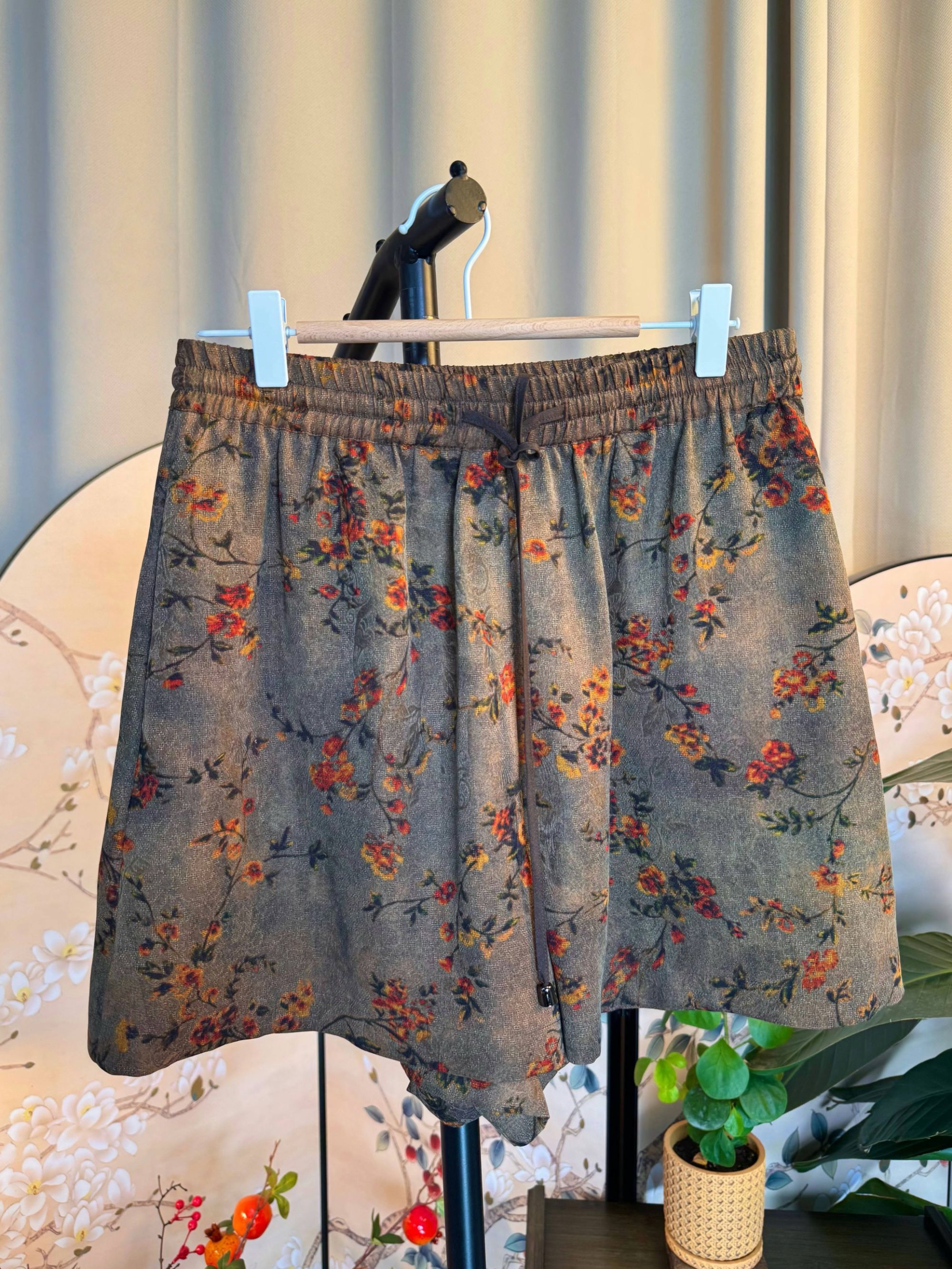 西西推荐-85079-春夏款时尚休闲香云纱女装短裤