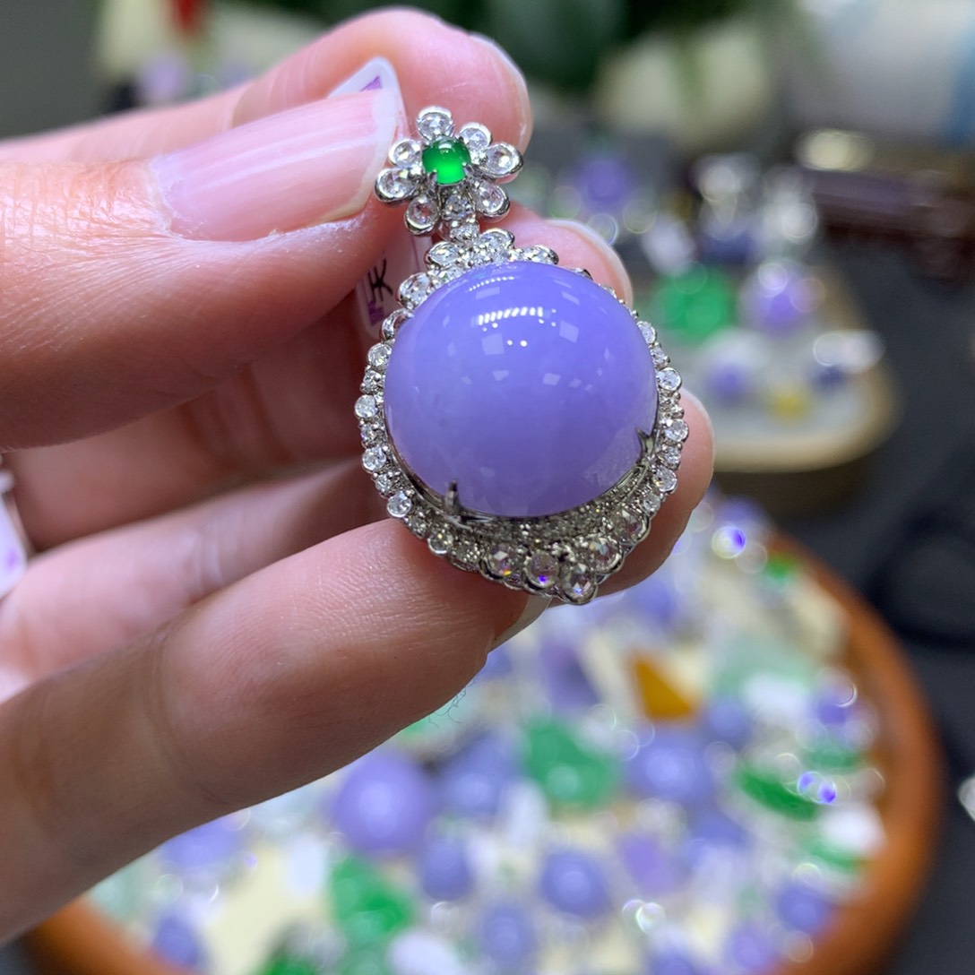 翡翠颈饰18K金镶嵌翡翠吊坠项链