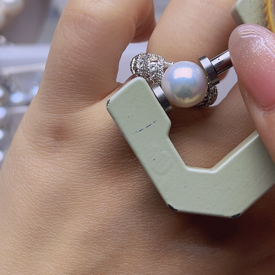 吊坠或者耳钉淡水珍珠未镶嵌