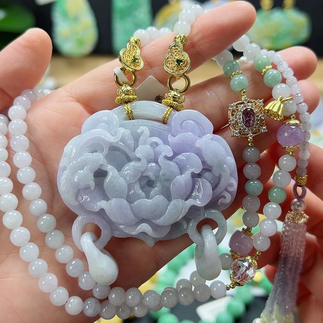 颈饰未镶嵌翡翠吊坠