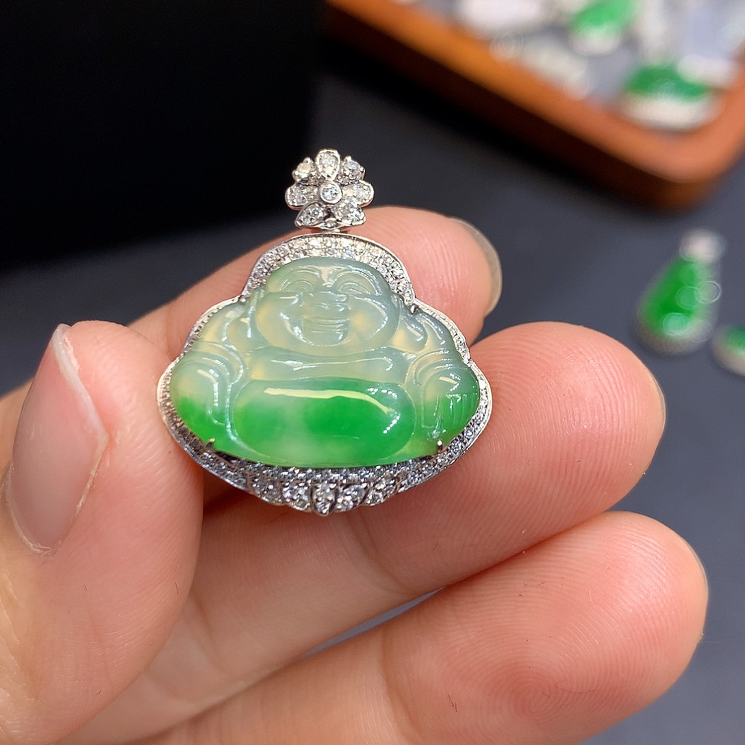 翡翠吊坠(不含链)18K金镶嵌