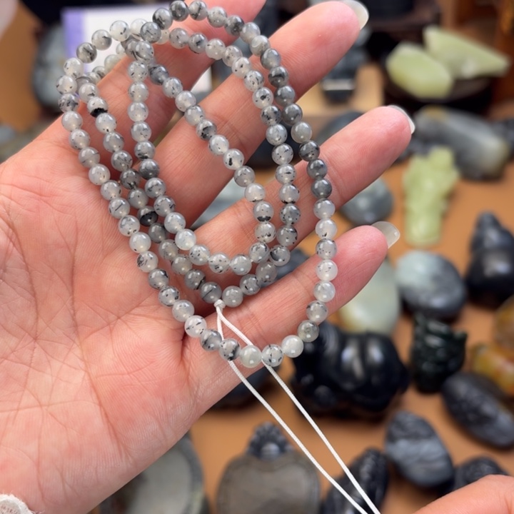 稻***c和田玉未镶嵌颈饰