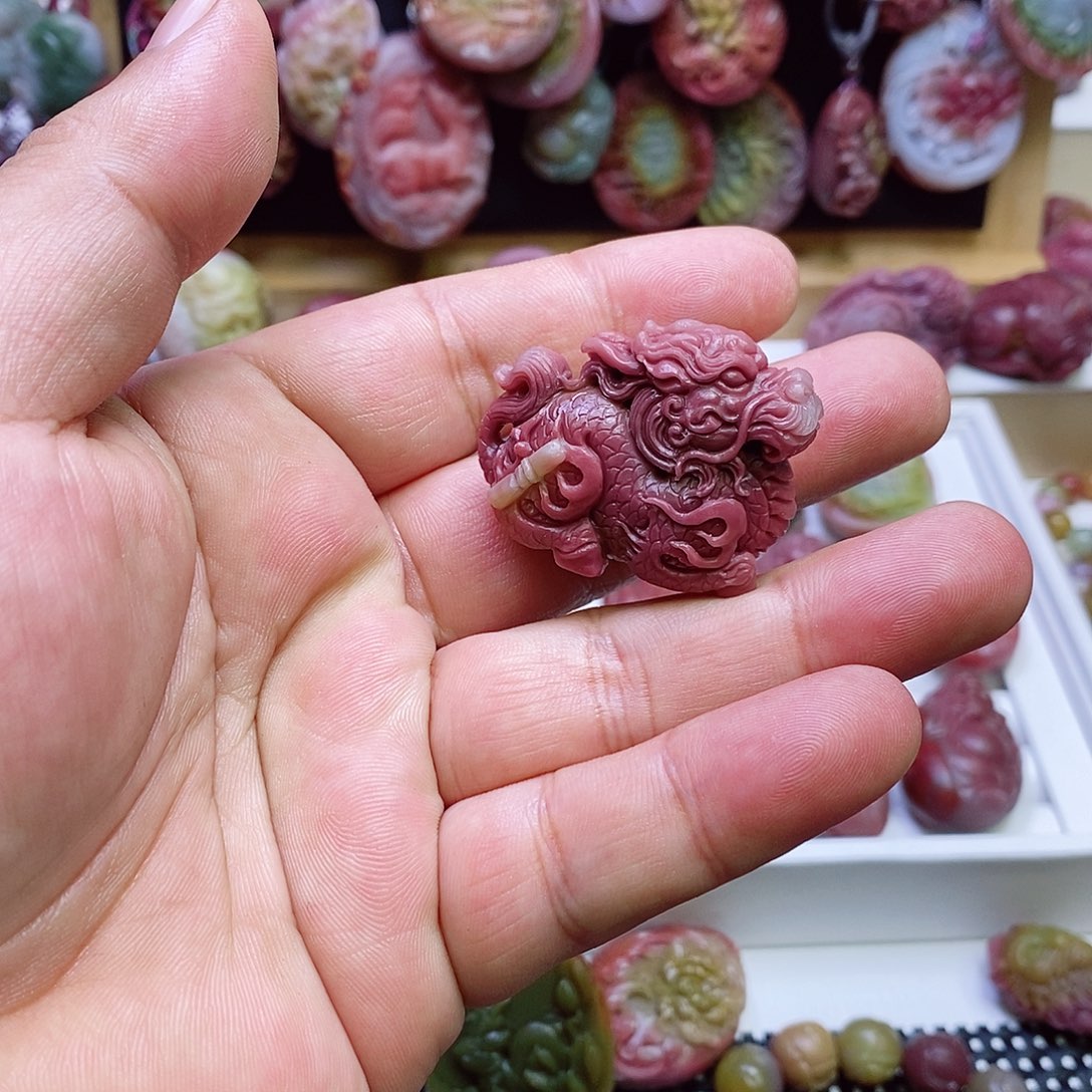 玛瑙/玉髓盐源玛瑙吊坠未镶嵌