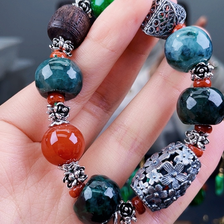 翡翠手镯未镶嵌饰品