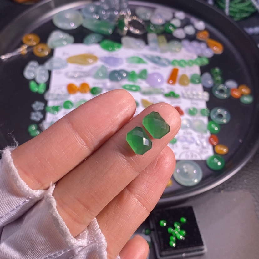 【闪购商品】翡翠挂件未镶嵌切割