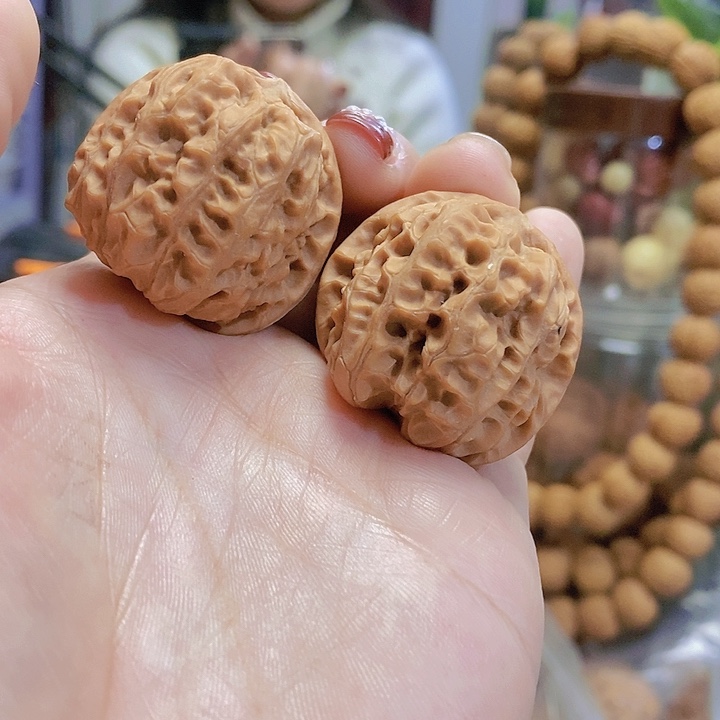 【闪购商品】文玩核桃把件34.5蜡皮大石窝