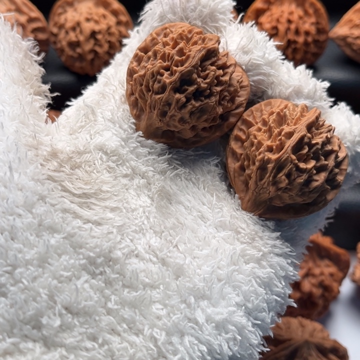 早***、把件文玩核桃秦野