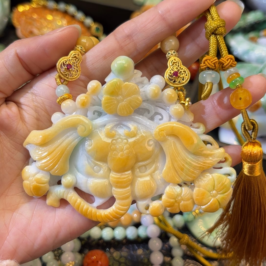 翡翠颈饰未镶嵌待编款