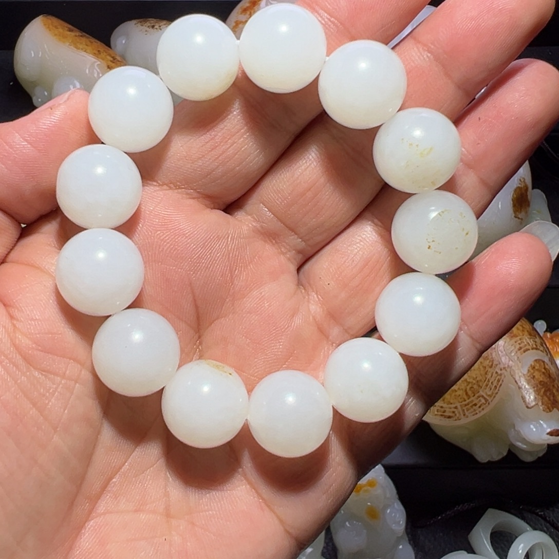 胡***和田玉未镶嵌挂件