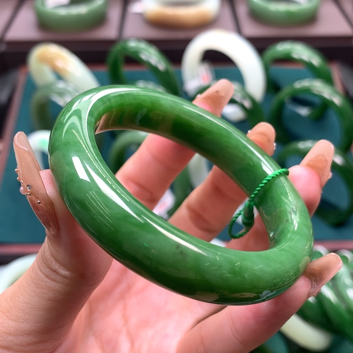 未镶嵌手镯和田玉（碧玉）5253