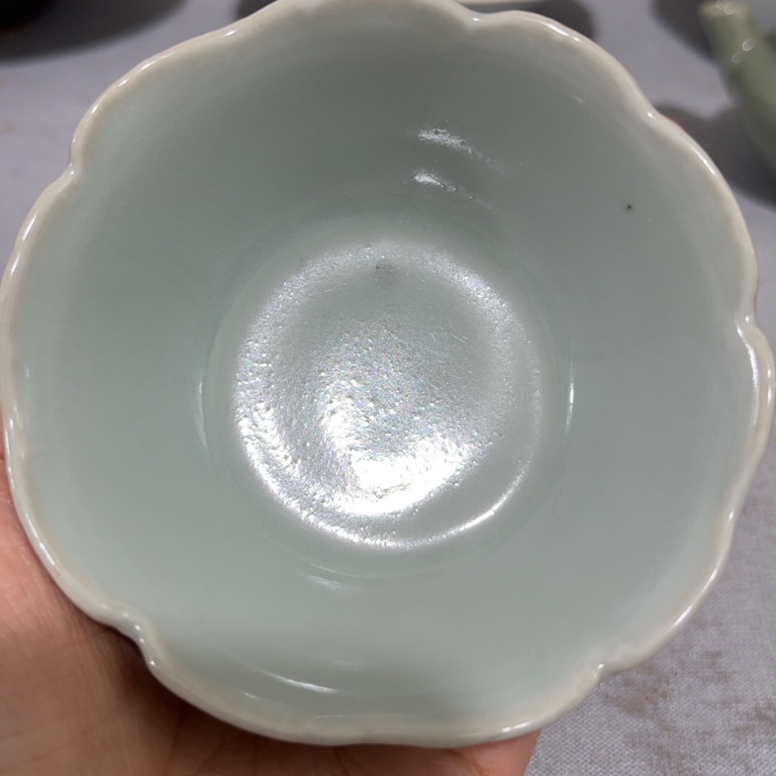 何***生陶摆件龙泉窑月白釉主人杯盏