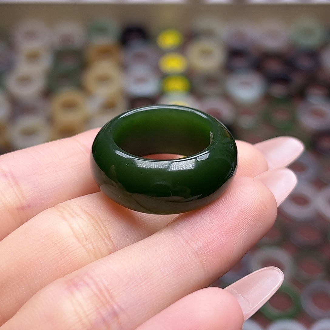 和田玉戒指未镶嵌17.8菠菜绿