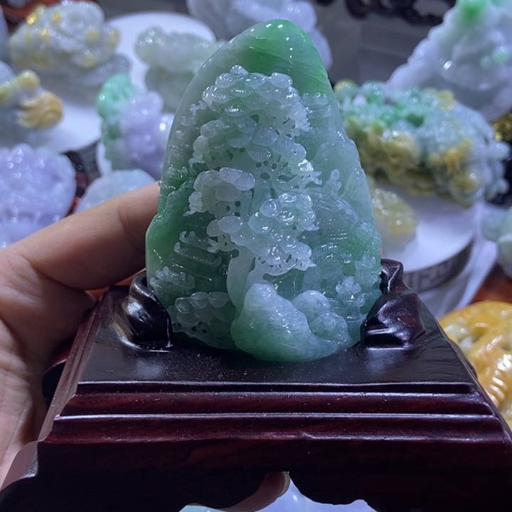 许***后翡翠未镶嵌摆件山水