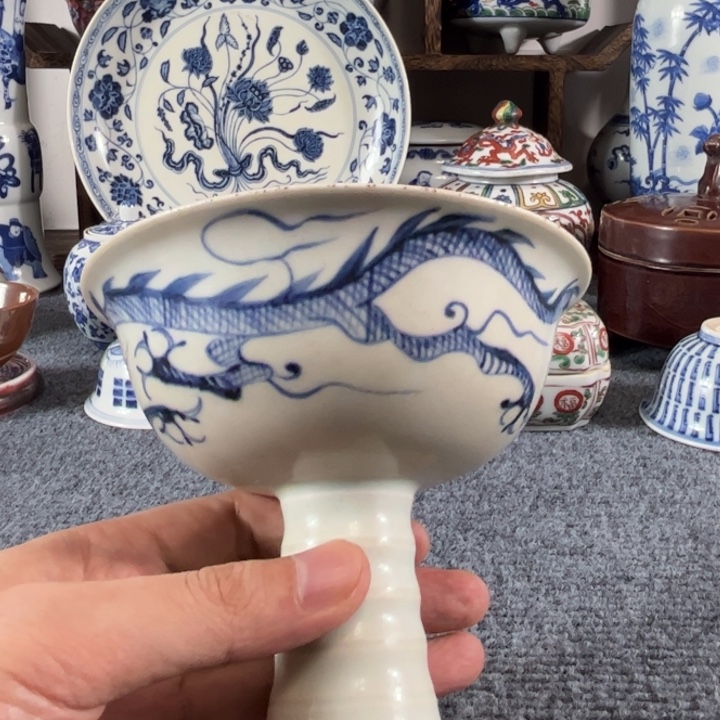 天***心碗一个青花的高足碗