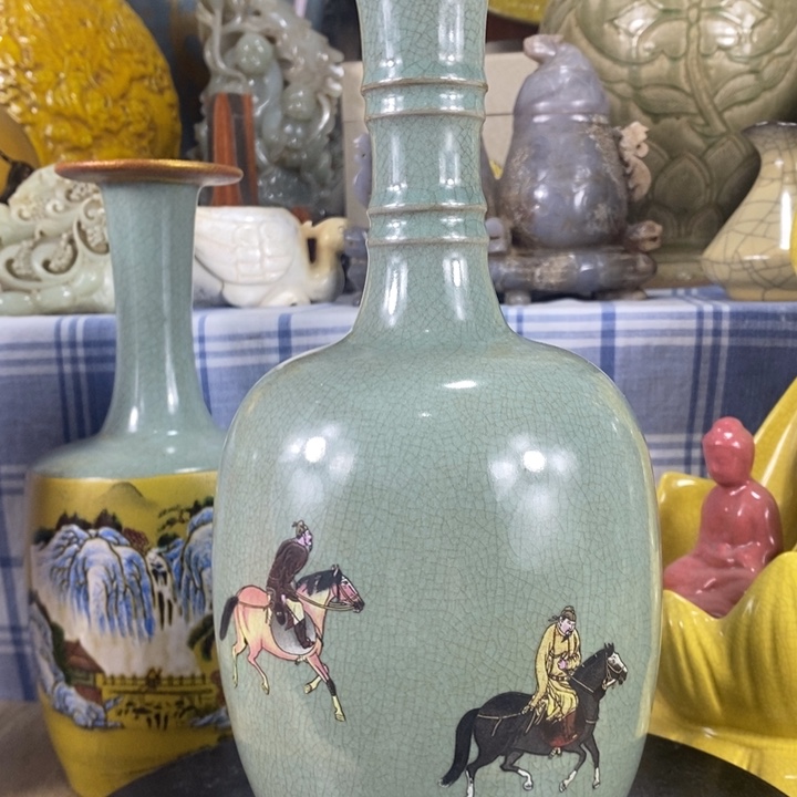 瓶陶泽如花儿般绽放着