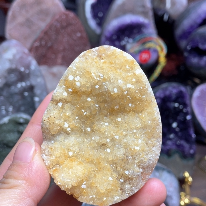 水晶摆件未镶嵌捡漏