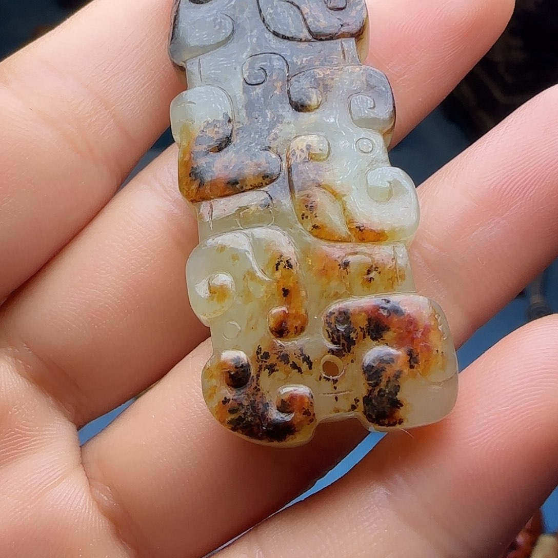 古***流和田玉未镶嵌颈饰