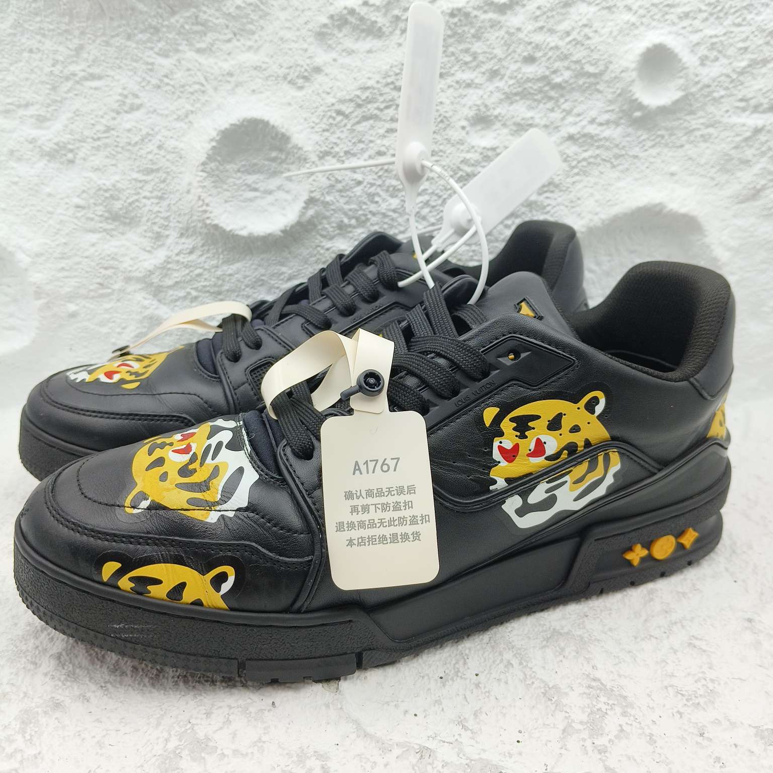 95新 LouisVuitton/路易威登 7码/41码/联名虎头印花/非全新潮鞋