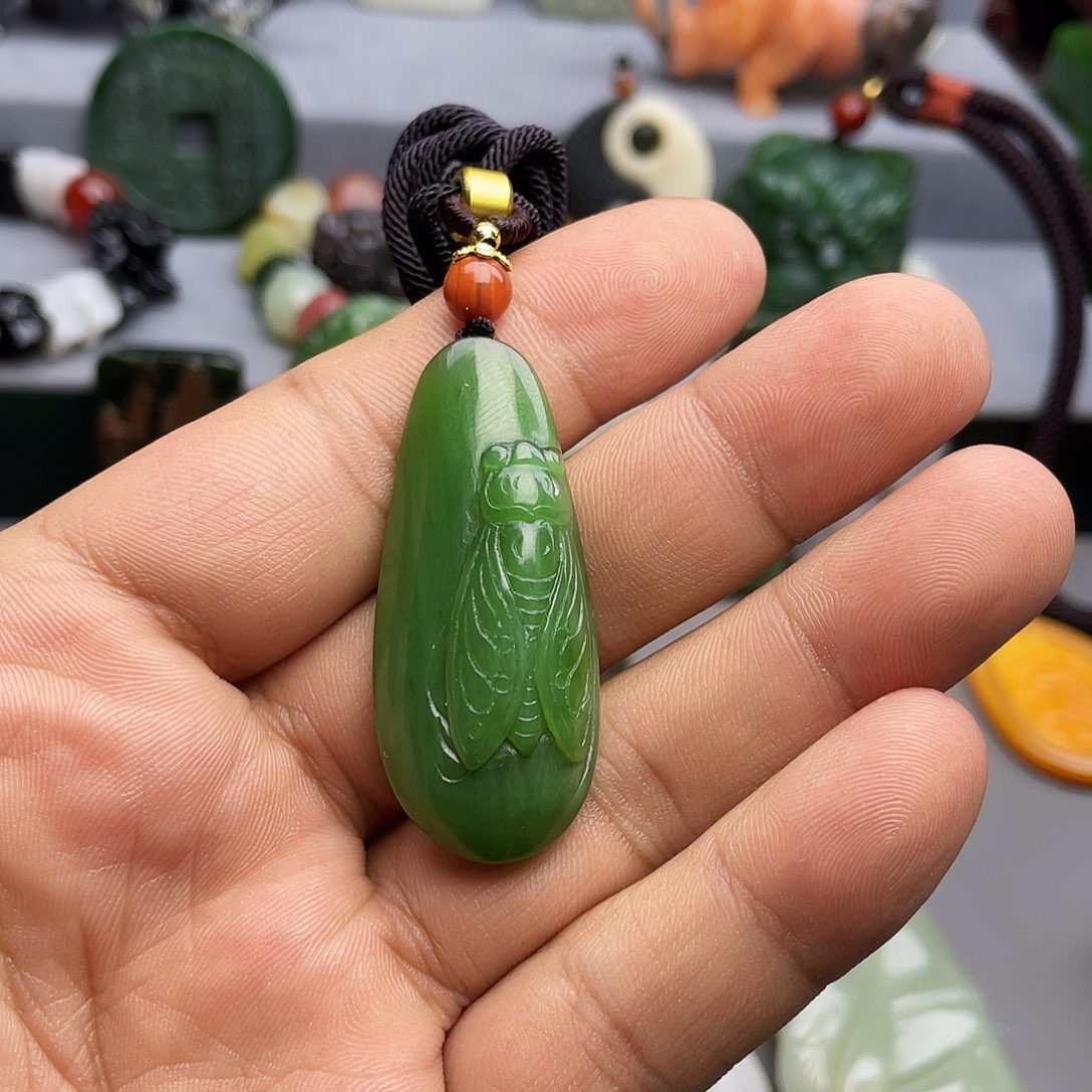 M***X和田玉未镶嵌颈饰