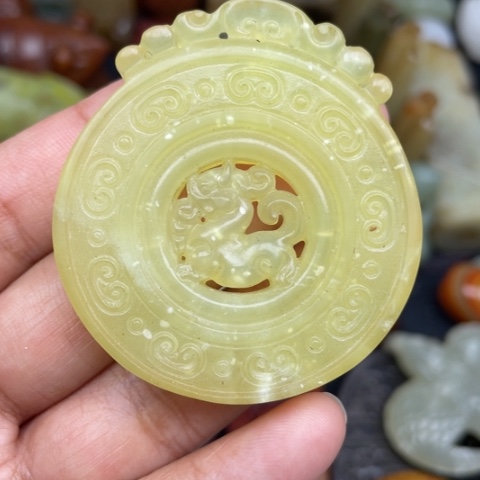 蛇纹石玉未镶嵌颈饰25