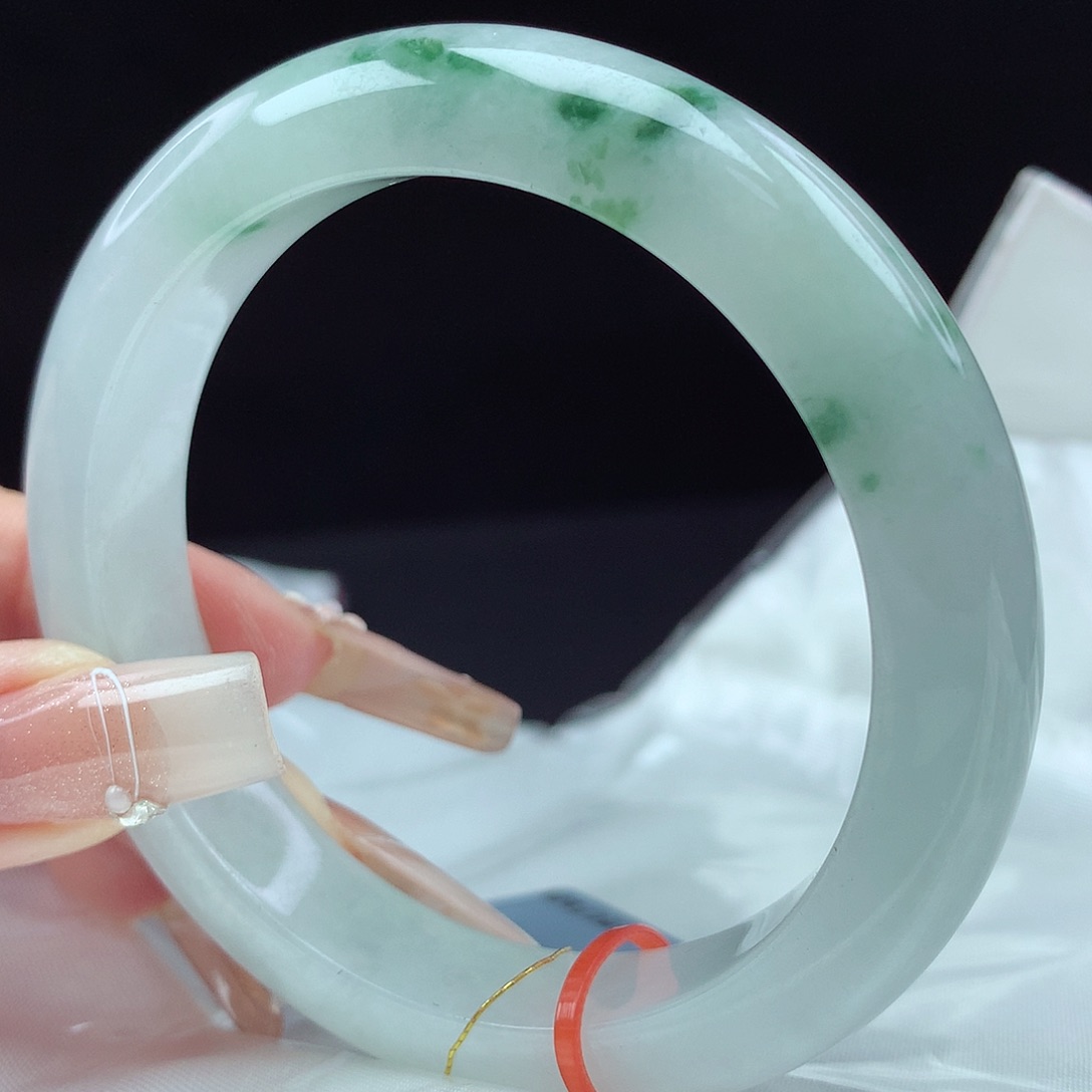 翡翠手镯未镶嵌57圈1168