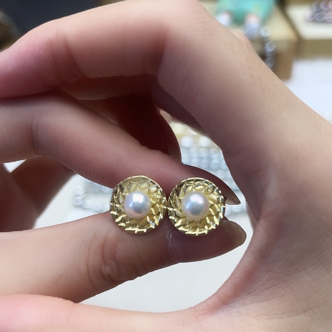 未镶嵌淡水珍珠耳饰