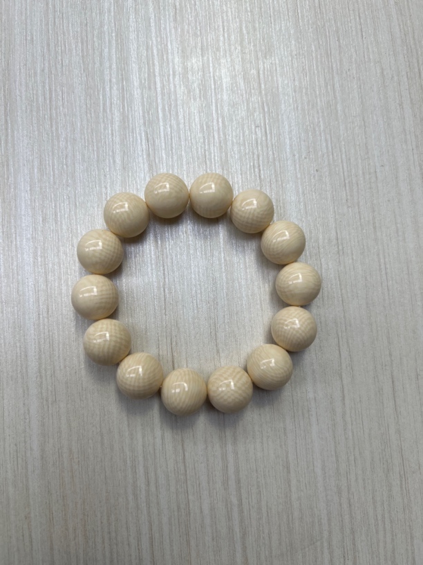 A104号特色花梨木手串1.6