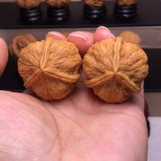 文玩核桃把件粗筋三楞5