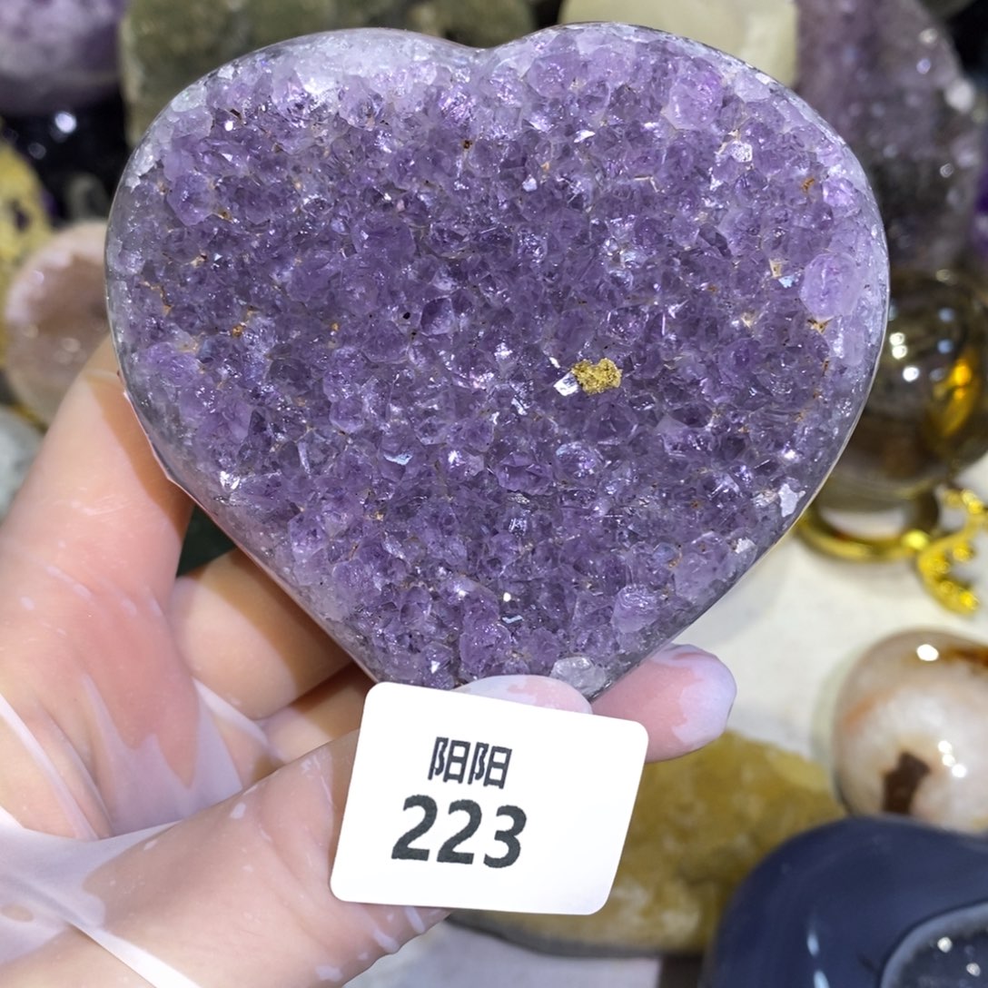 紫晶未镶嵌大型摆件（非配饰）