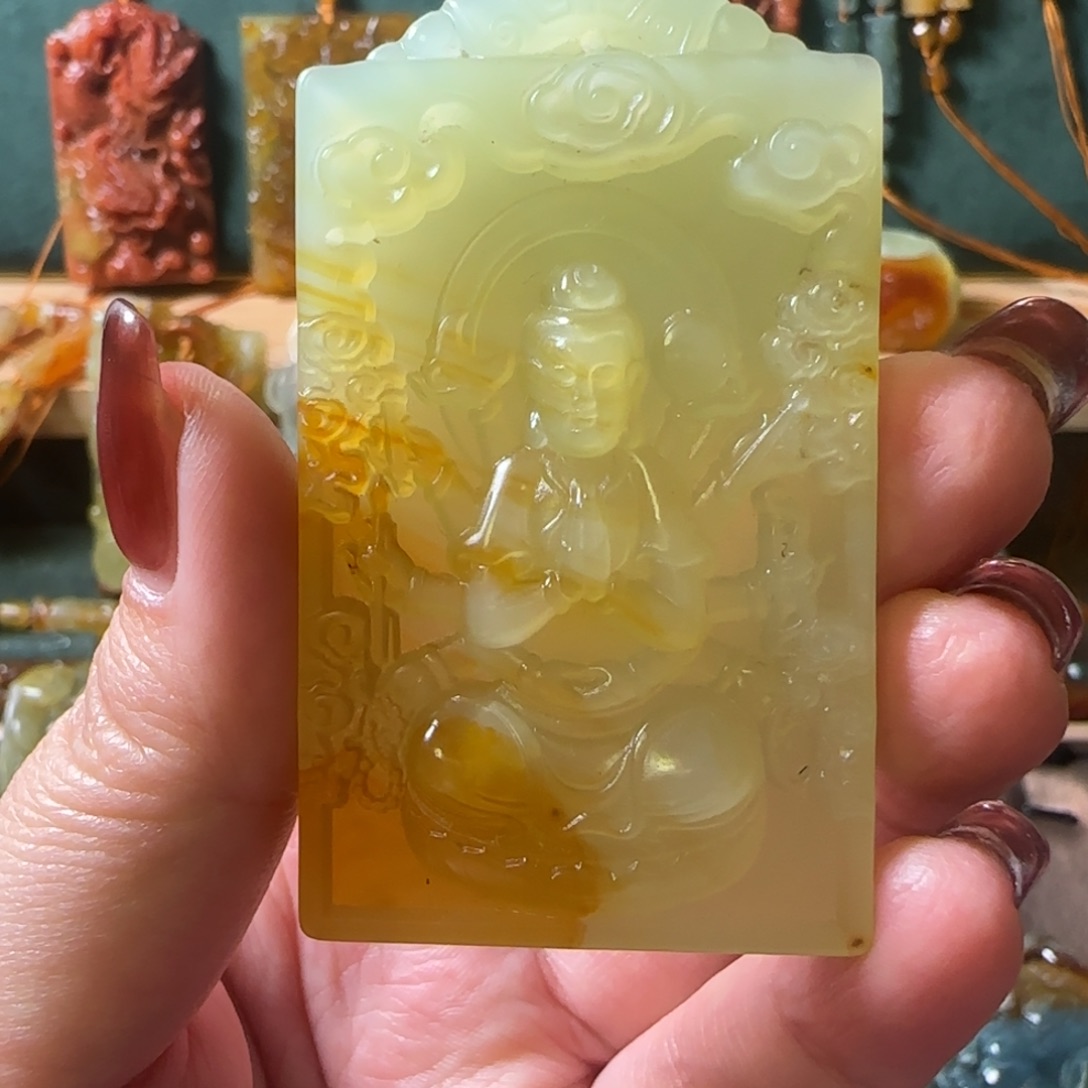 蛇纹石玉颈饰合金