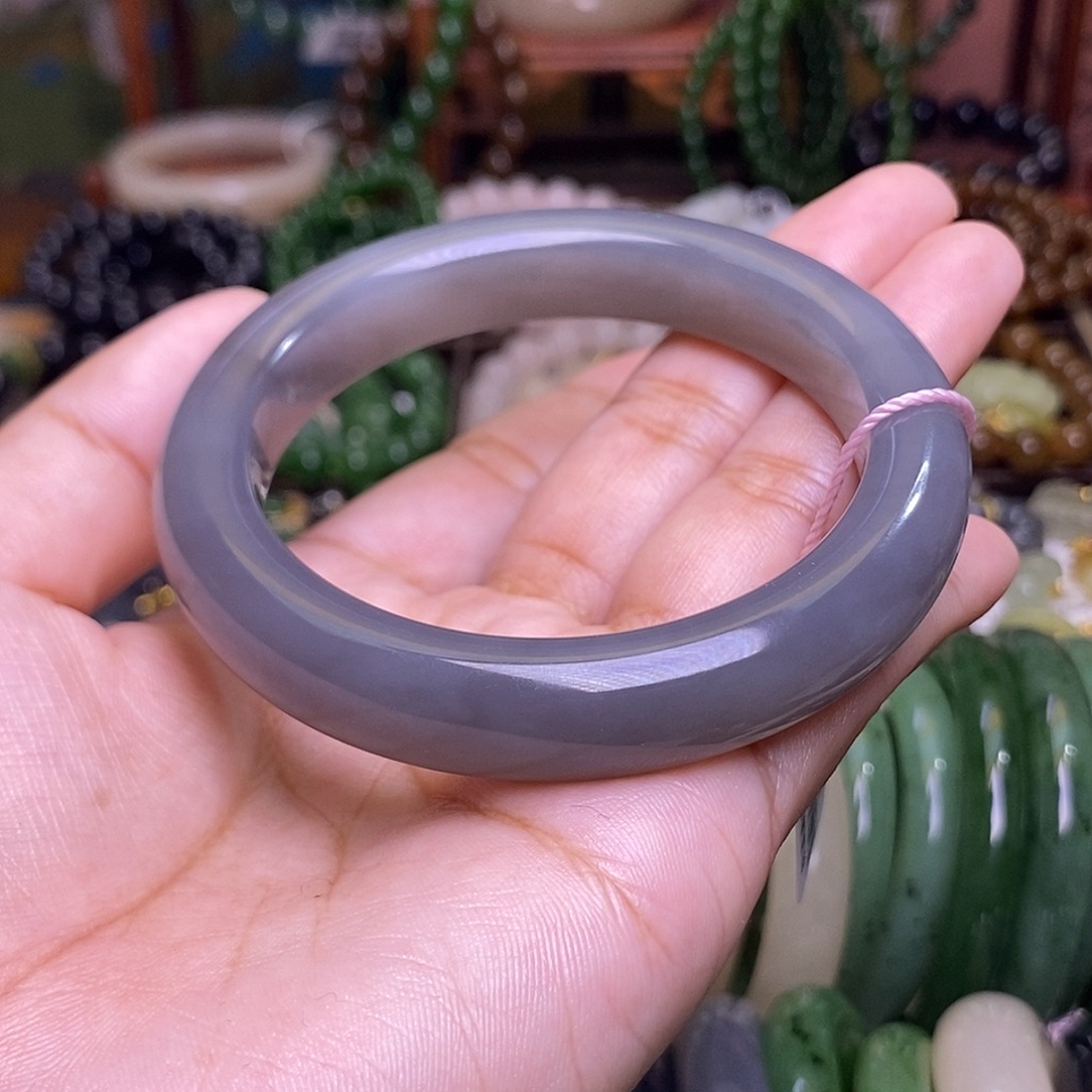 和田玉未镶嵌颈饰浓烟紫