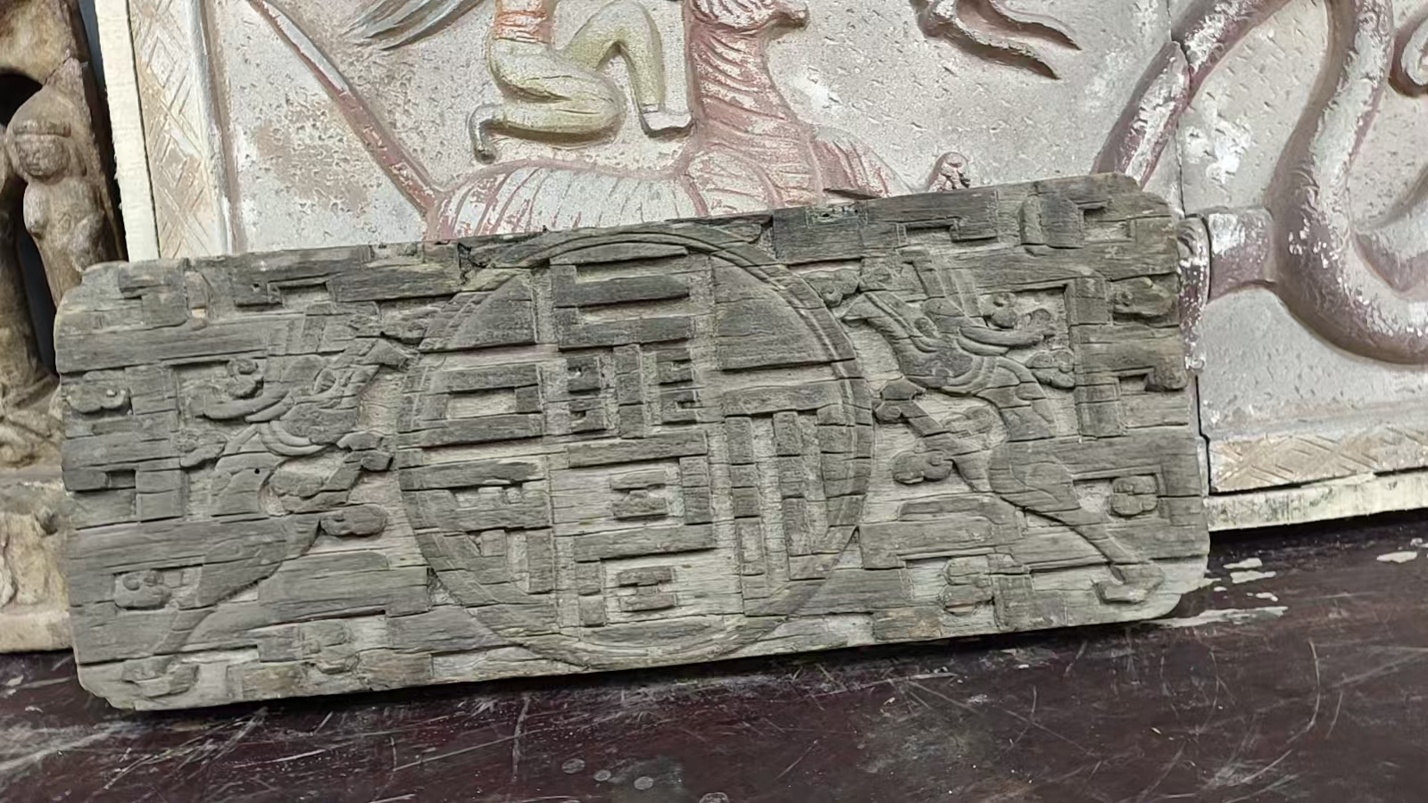 精美木雕案头摆件