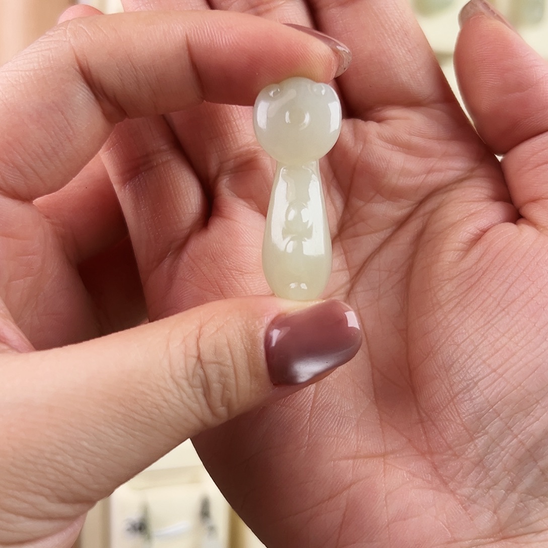 丁***和田玉未镶嵌颈饰