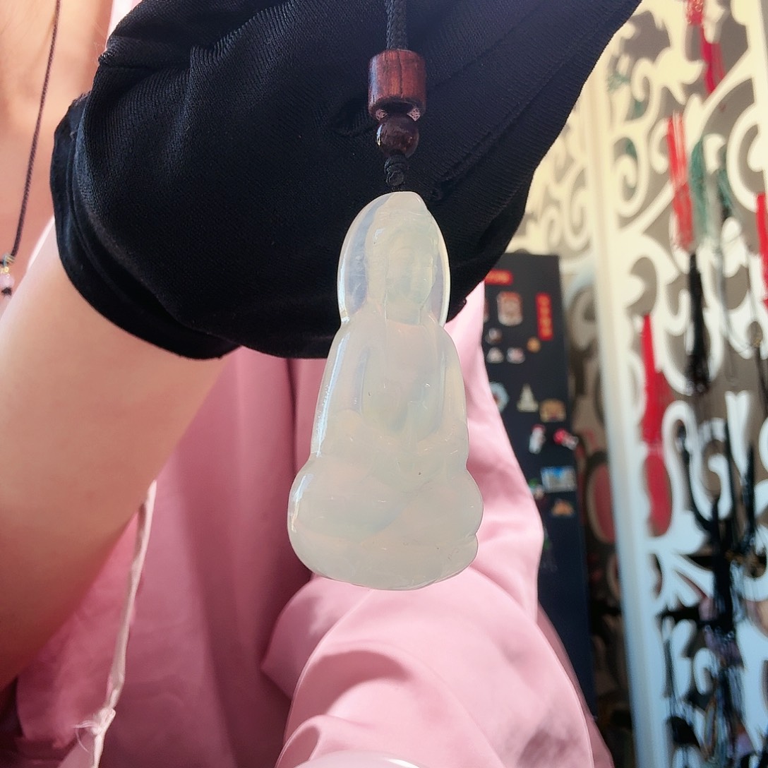 蛇纹石玉颈饰未镶嵌素衣