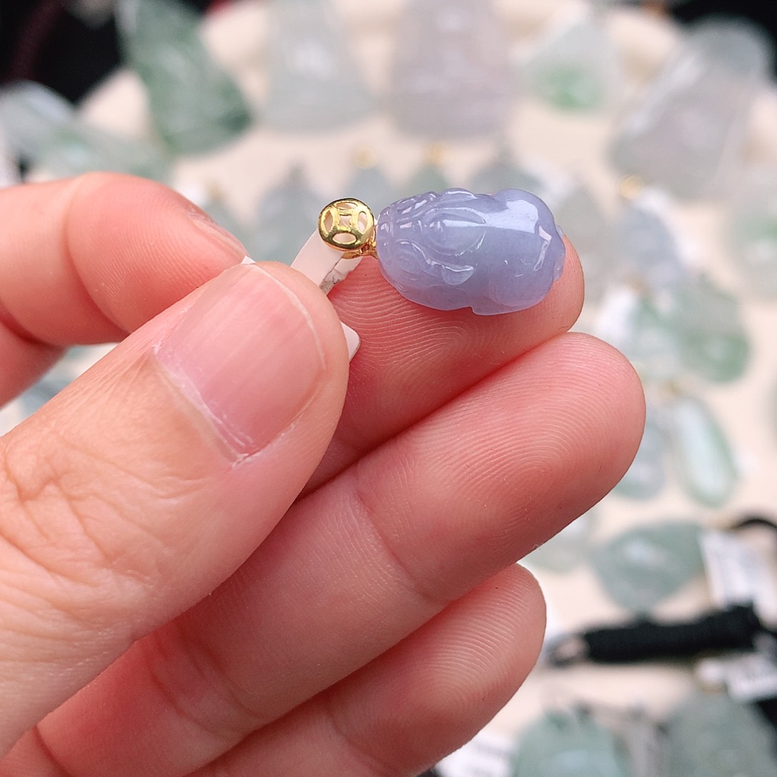 翡翠颈饰18K金镶嵌紫貔貅