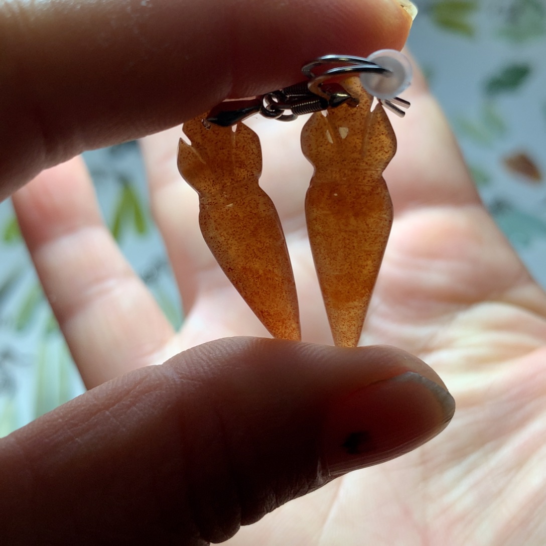 蛇纹石玉耳饰未镶嵌