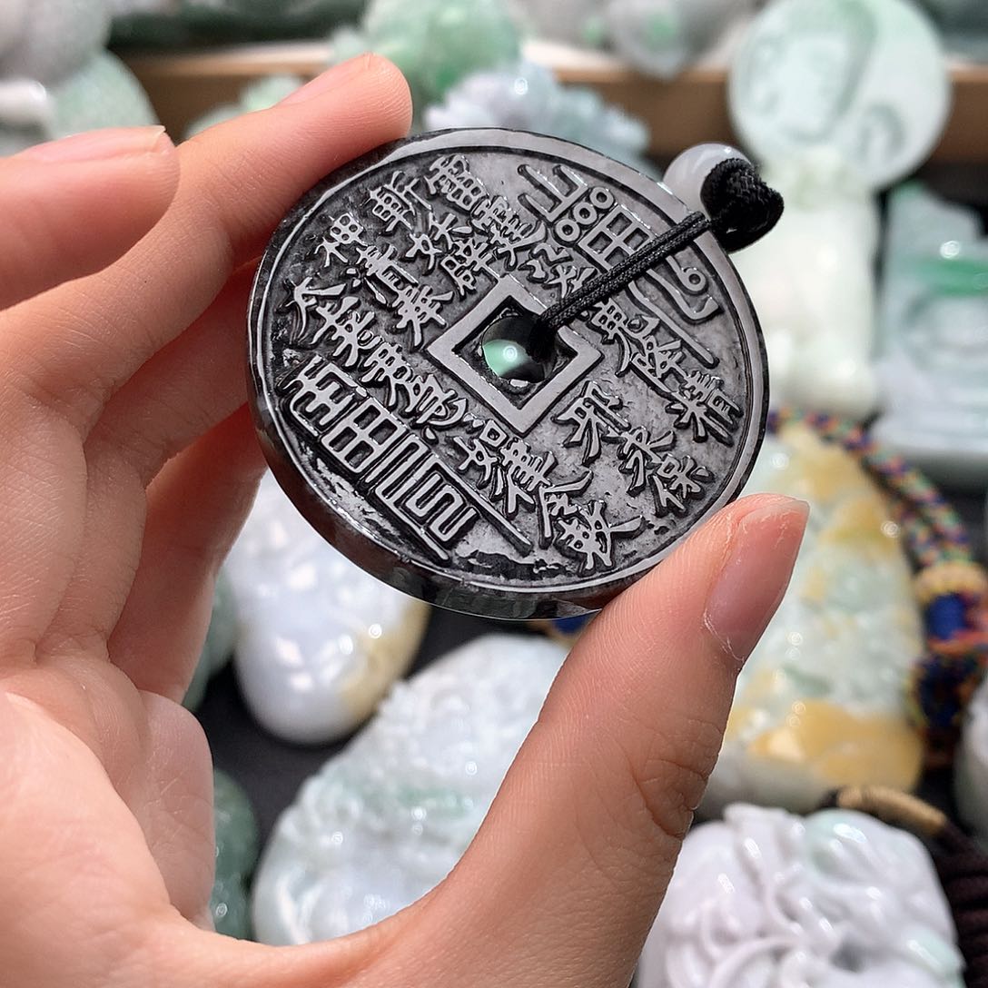 吊坠(不含链)未镶嵌翡翠