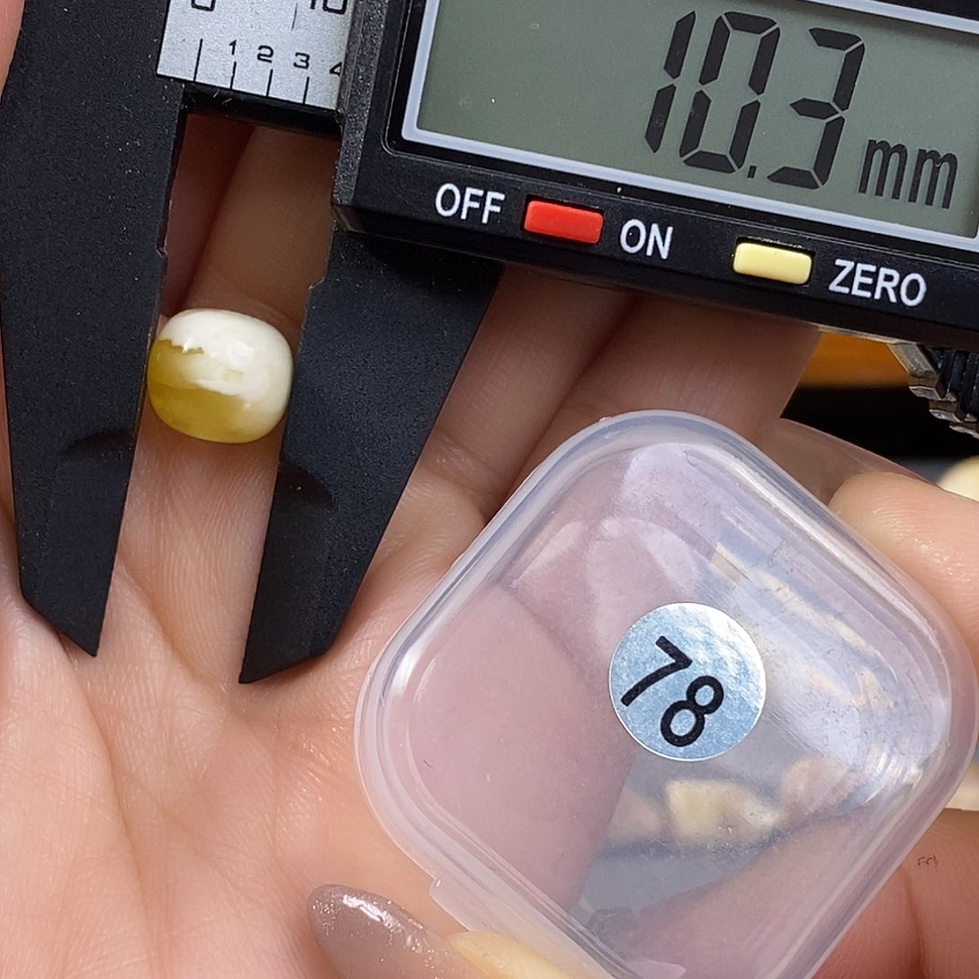 琥珀裸石未镶嵌琥珀蜜蜡微瑕