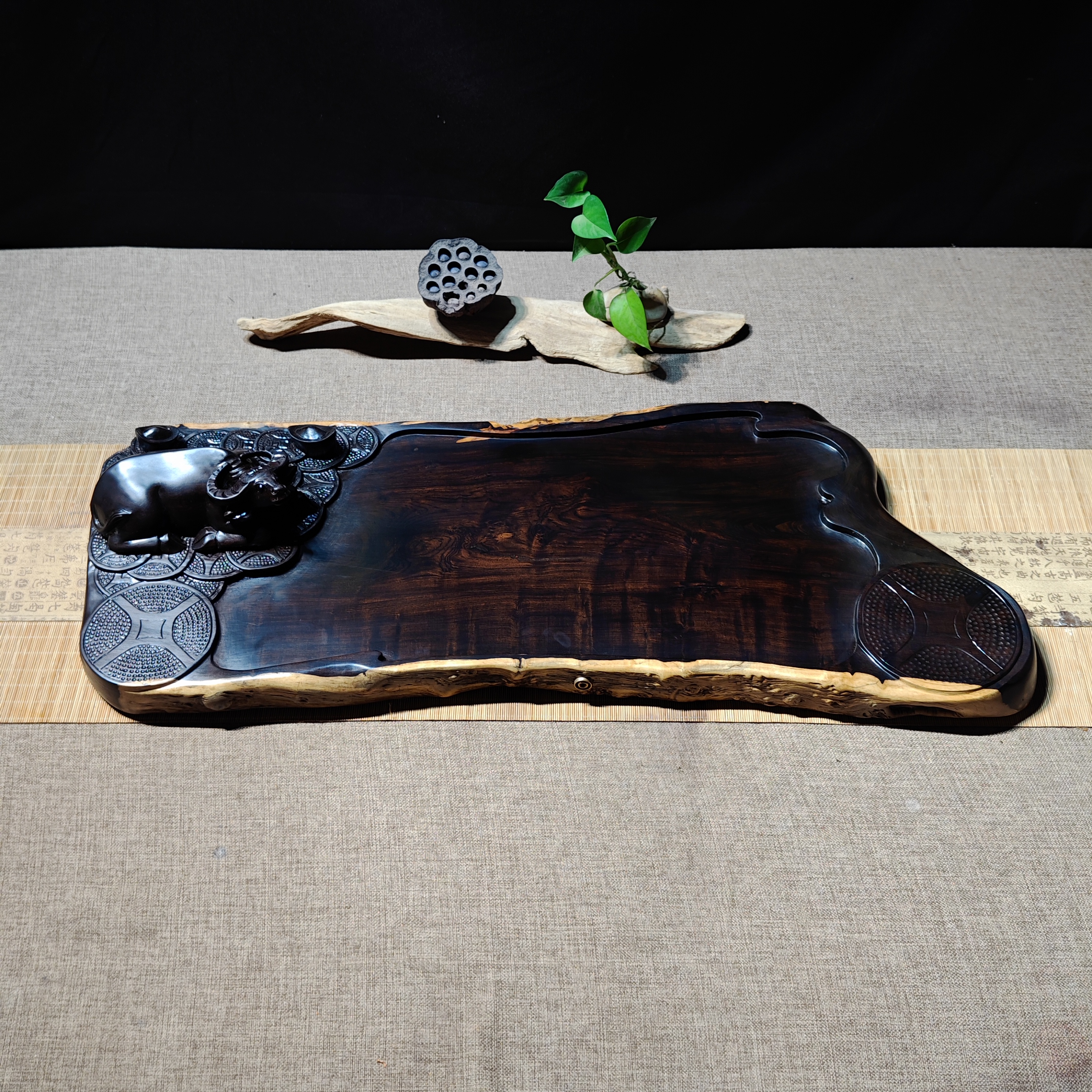 紫光檀实木茶盘整块手工雕刻金钱卧牛款茶盘红木茶盘，尺寸75*32