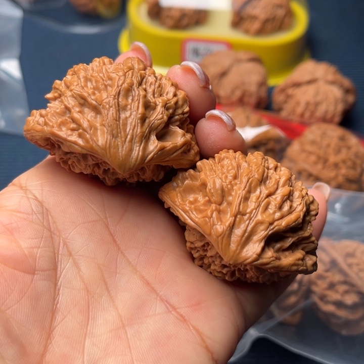文玩核桃吊坠48蛇头全品