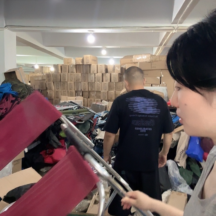 PU多色方形钓鱼椅瑕疵